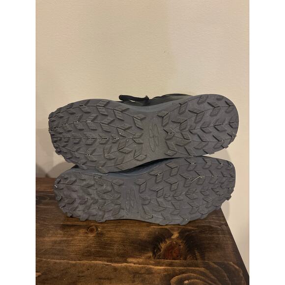 Boombah Men’s 12 Black Gray Turf Baseball Shoes Mid Top Athletic Sneakers EUC - Picture 3 of 7